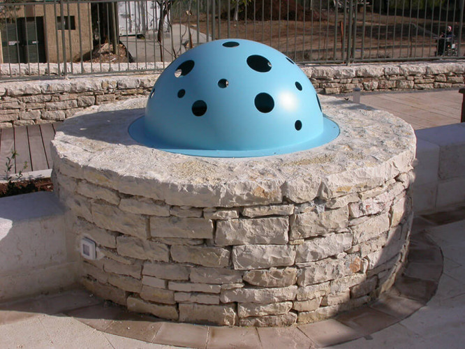 גן החושים ע"ש קייטי מנסון, מישוש