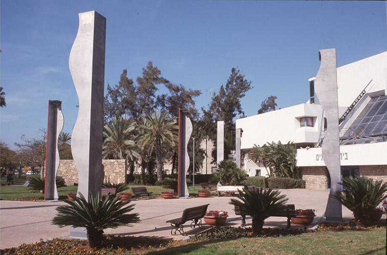 מערכת שילוט, תאטרון חולון