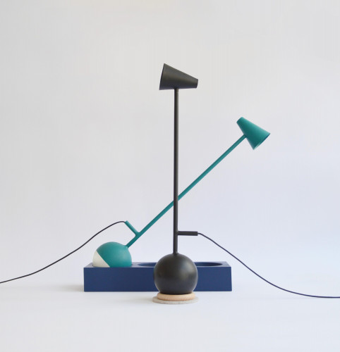 Axis lamp