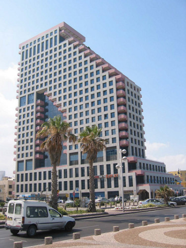 כרזות רחוב אלנבי